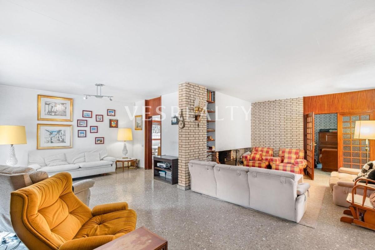 Properties for sale and rent in Spain photo 4