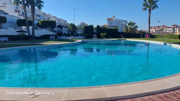Chalet adosado en Urbanización torreblanca Marina fase 13 s/n, Miramar - Torre del Moro, Torrevieja photo 2