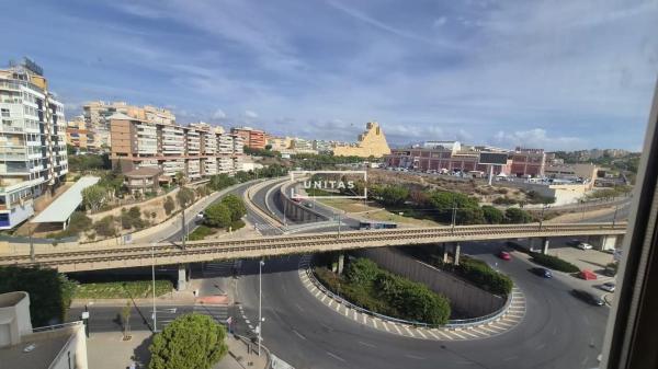 Sale of flat in Piso en Raval Roig-Virgen del Socorro, Alicante / Alacant, Alicante
photo 1
