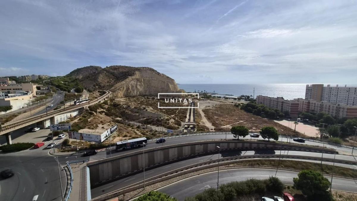 Sale of apartment in Piso en Raval Roig-Virgen del Socorro, Alicante / Alacant, Alicante
 photo 2