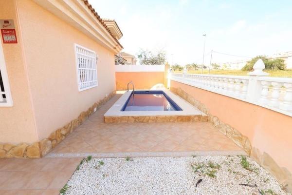 Casa o chalet independiente en Los Balcones - Los Altos del Edén, Torrevieja thumbnail 3
