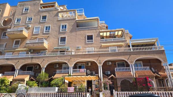 Chalet adosado en Olas De Las, 3, Punta Prima, Torrevieja photo 4