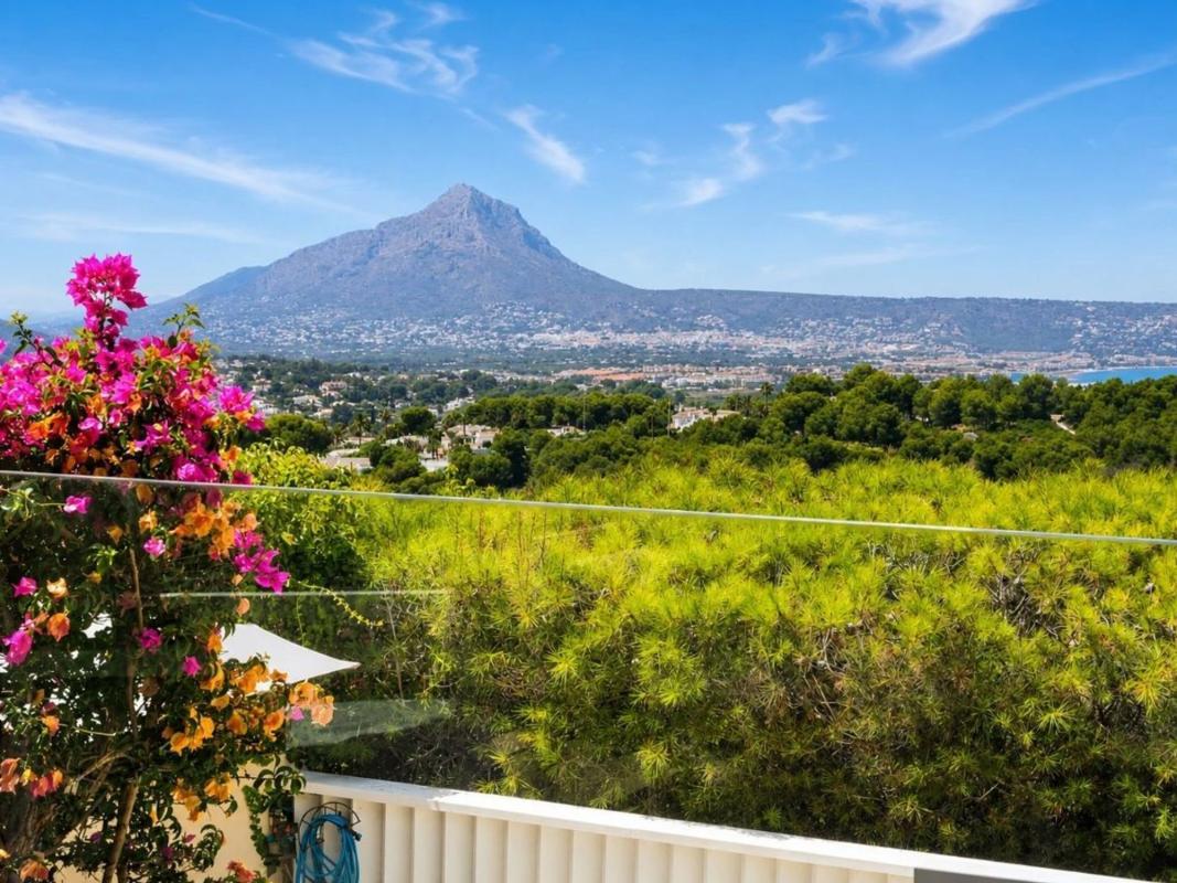 Properties for sale and rent in Spain photo 3