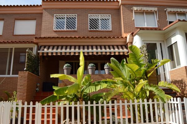 Chalet adosado en Calle l'Isle d'Abeau, 8, Los Girasoles, San Vicente del Raspeig photo 1
