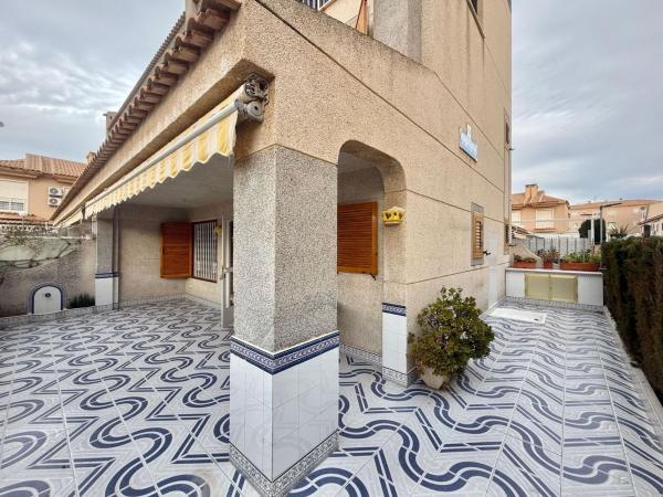 Chalet wolnostojący na sprzedaż w Casa o chalet en Tamarit - Playa Lissa, Santa Pola, Santa Pola photo 1