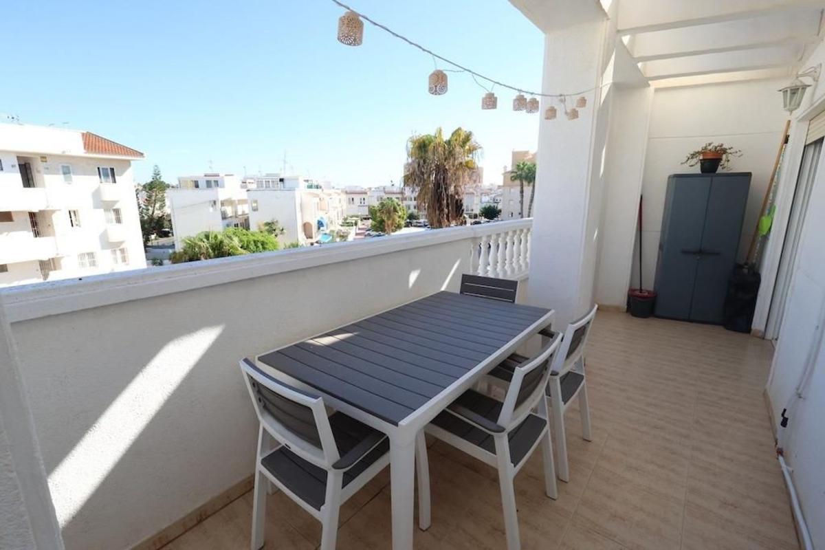 Sprzedaż mieszkania w Piso en Avenida Habaneras - Curva de Palangre, Torrevieja, Torrevieja
photo 1