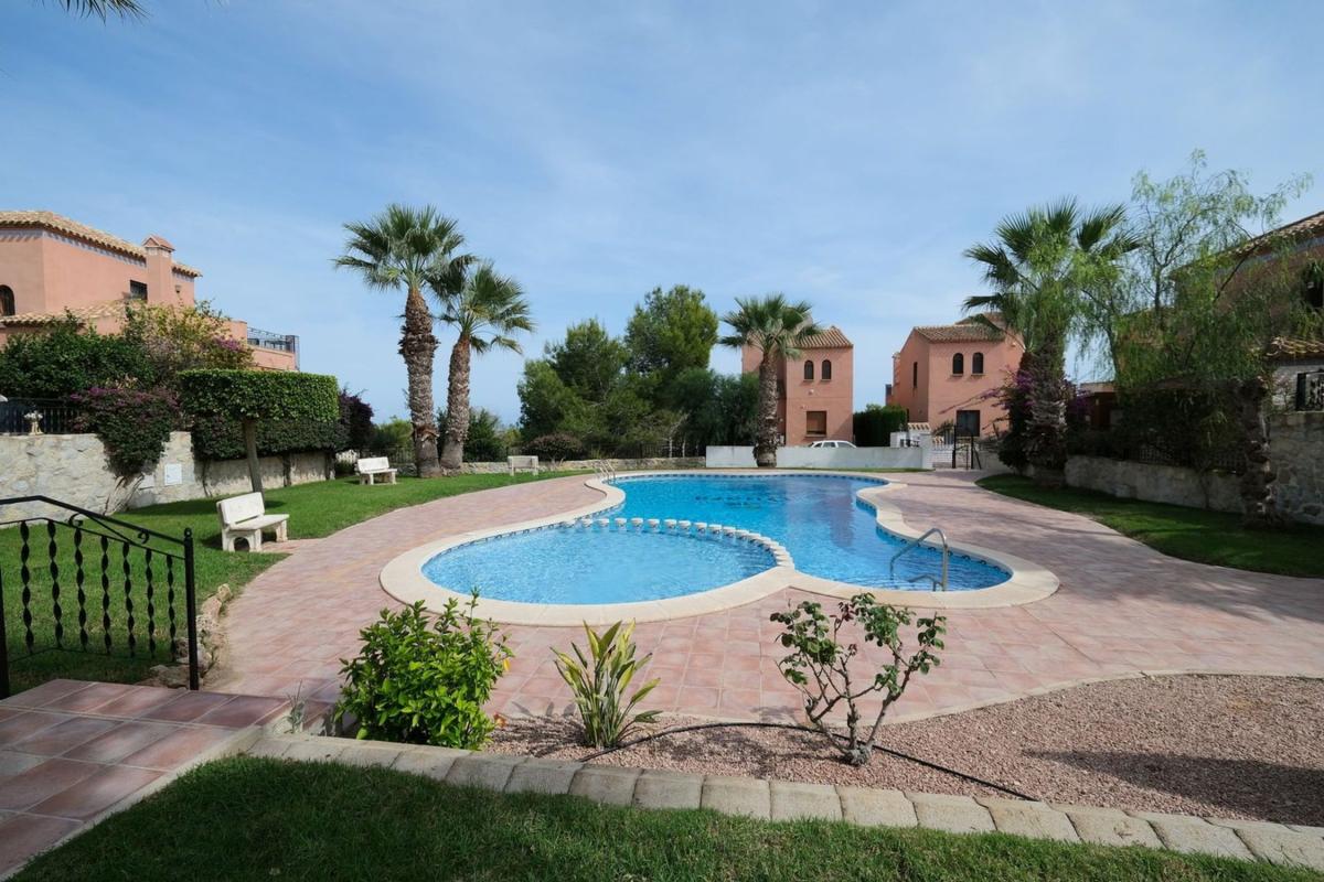 Venta de chalet independiente en Casa o chalet en La Cañada - Los Alcores, San Miguel de Salinas, San Miguel de Salinas
 photo 2