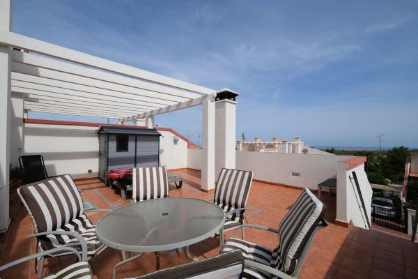 Частный шале на продаже в  Casa o chalet en La Cañada - Los Alcores, San Miguel de Salinas, Сан-Мигель-де-Салинас photo 3