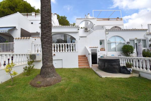 Частный шале на продаже в  Casa o chalet en Villamartín, Orihuela, Ориуэла photo 1