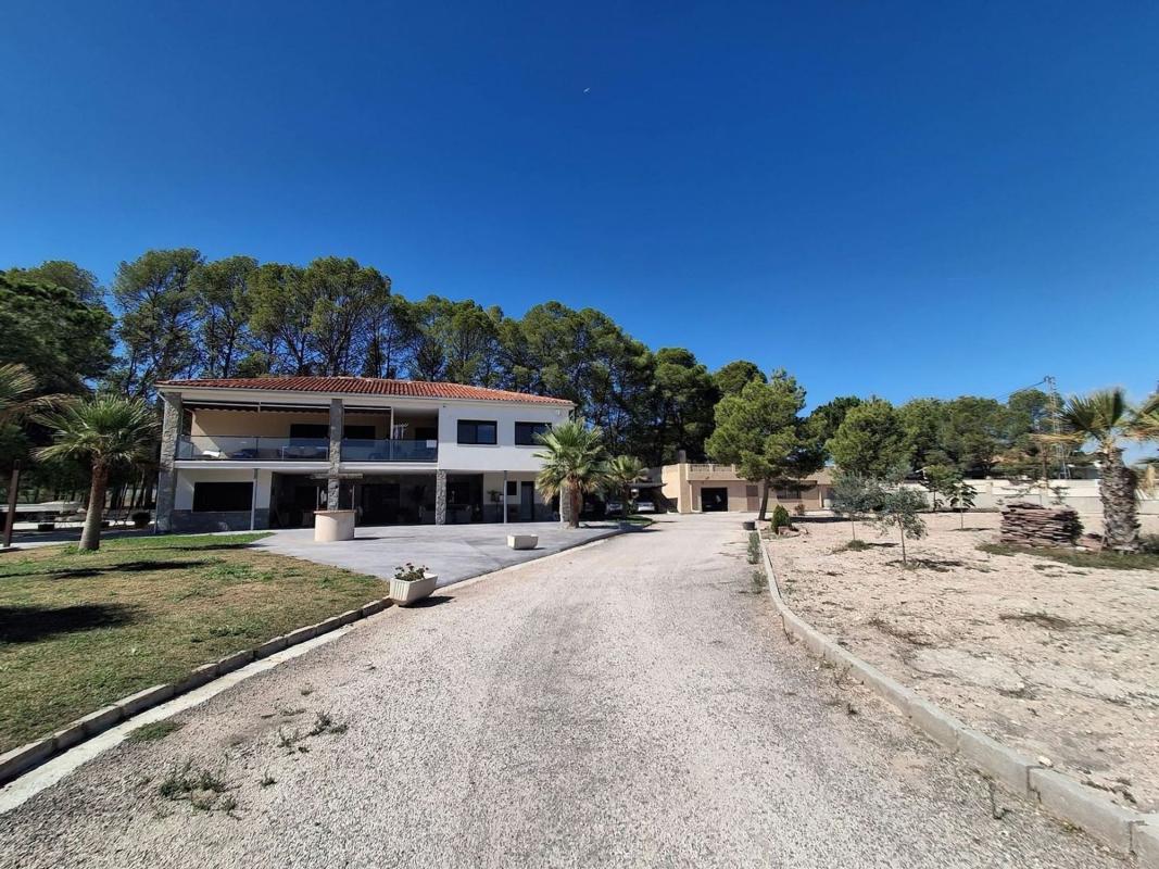 Sale of independent chalet in Casa o chalet en Sax, Sax
photo 4