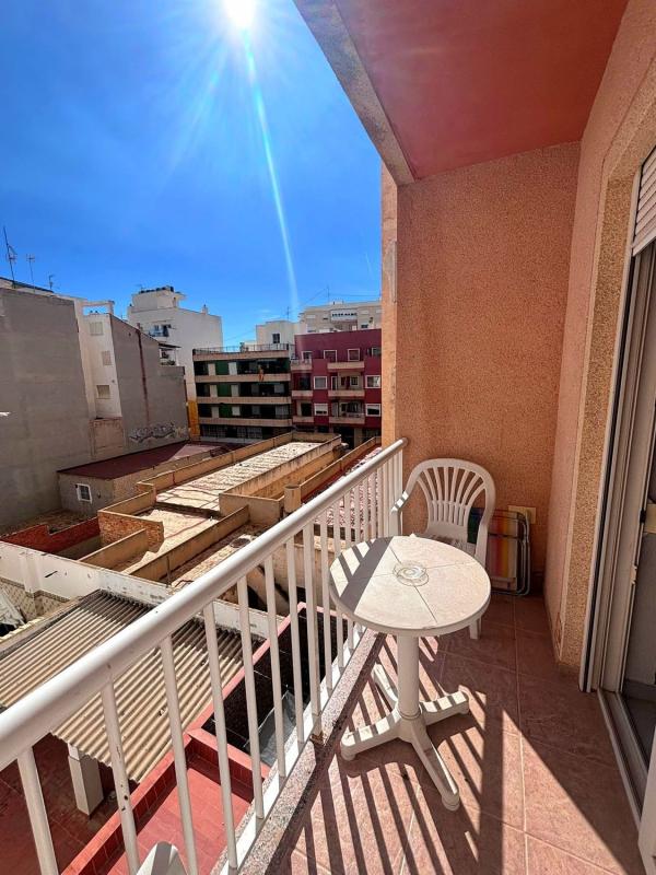 Sprzedaż mieszkania w Piso en Calle de Pedro Lorca, 102, Las Piscinas Naturales, Torrevieja, Torrevieja
photo 1