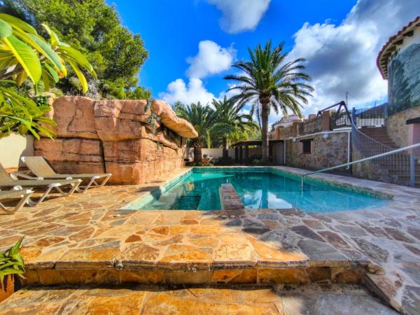 Частный шале на продаже в  Casa o chalet en El Montgó, Denia, Дения photo 2