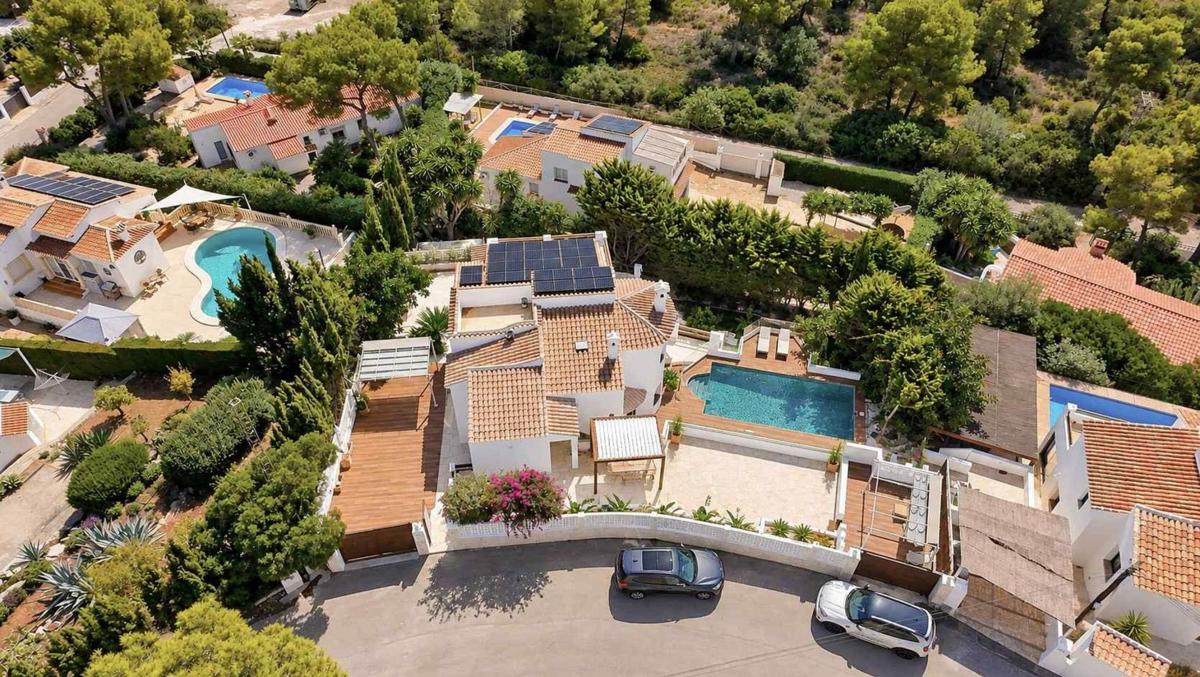 Properties for sale and rent in Spain photo 2