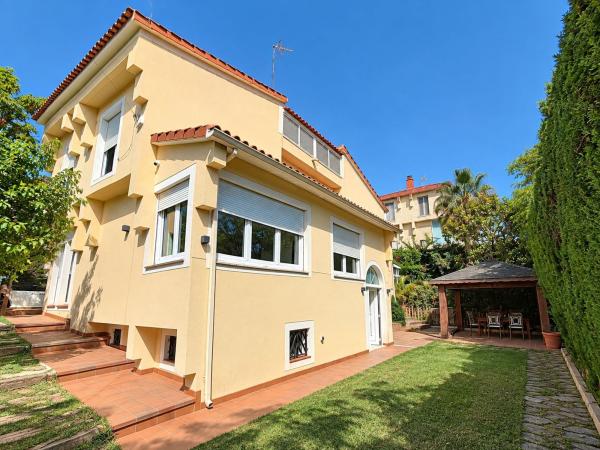 Casa o chalet independiente en Calle de la Morena, Cabo de las Huertas, Alicante / Alacant thumbnail 2
