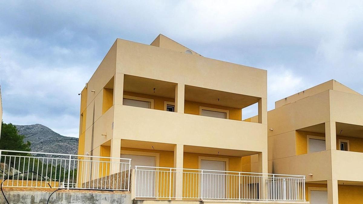 Properties for sale and rent in Spain photo 3