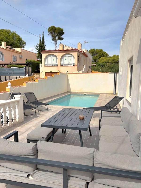 Properties for sale and rent in Spain photo 1
