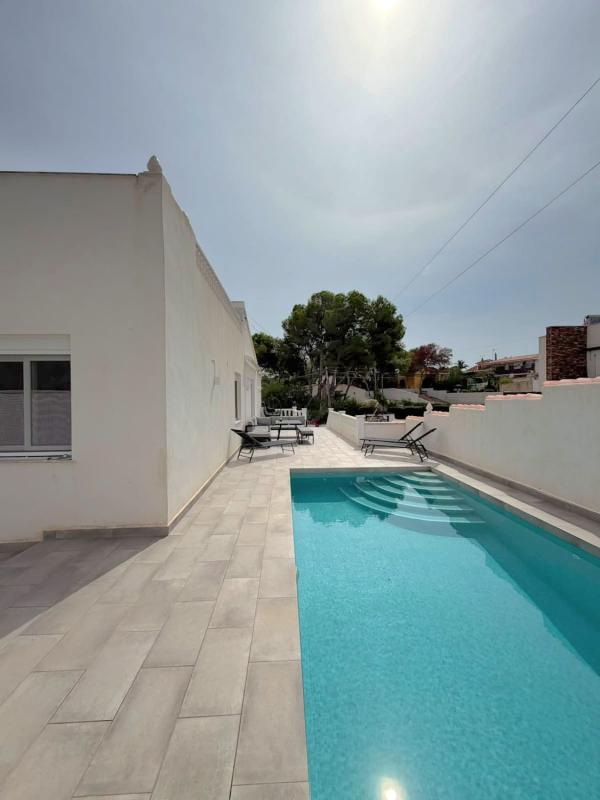 Properties for sale and rent in Spain photo 2
