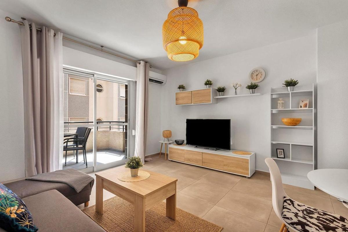 Sale of apartment in Piso en Calle Finlandia, Playa de los Locos, Torrevieja, Torrevieja
photo 2
