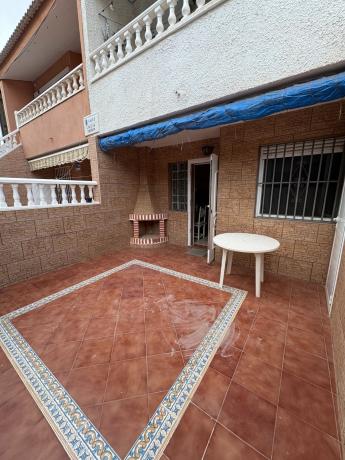 Chalet pareado en Calle Goleta Bribon, Playa de los Náufragos, Torrevieja photo 1