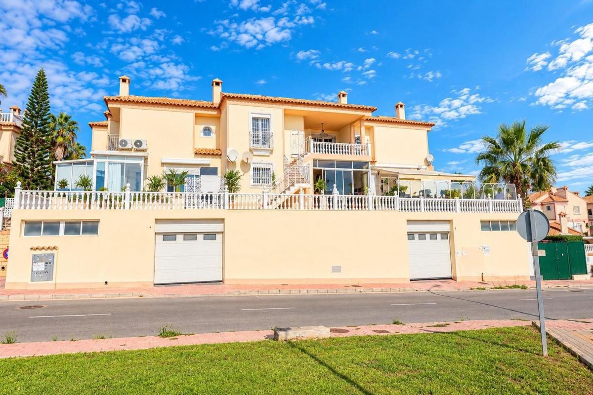 Продажа квартиры на Piso en Los Balcones - Los Altos del Edén, Torrevieja, Торревьеха
photo 1