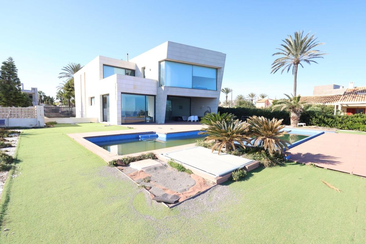 Properties for sale and rent in Spain photo 3
