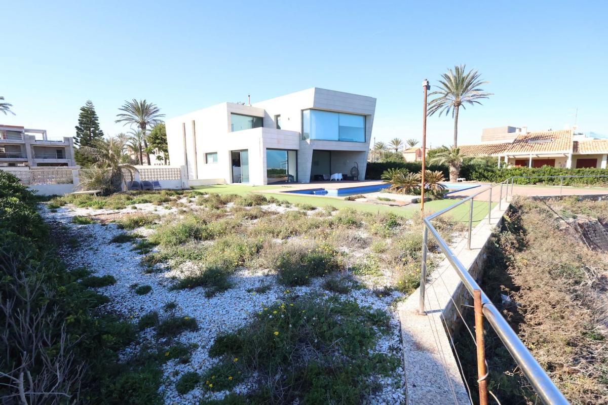 Properties for sale and rent in Spain photo 5