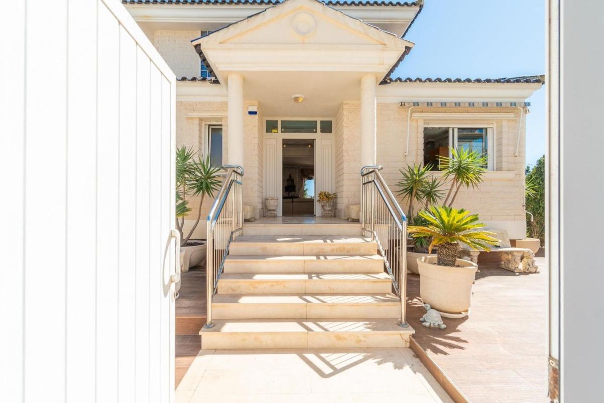 Properties for sale and rent in Spain photo 5