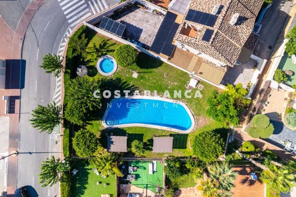 Частный шале на продаже в  Casa o chalet en Calle Belice, Coloma, La Nucia, Ла Нусия photo 2