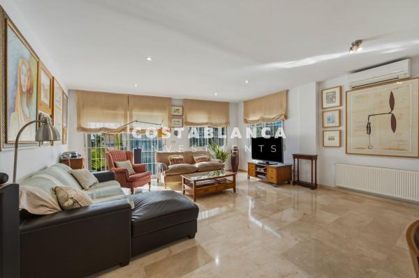Частный шале на продаже в  Casa o chalet en Calle Belice, Coloma, La Nucia, Ла Нусия photo 4