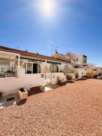 Chalet pareado en Calle Purcell, La Siesta - El Salado - Torreta, Torrevieja photo 1
