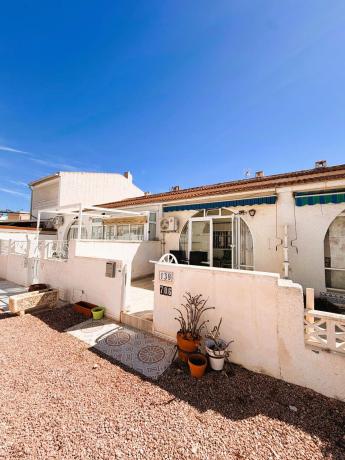 Chalet pareado en Calle Purcell, La Siesta - El Salado - Torreta, Torrevieja thumbnail 3
