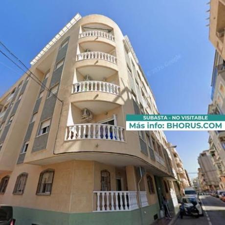 Продажа квартиры на Piso en Calle Arquitecto Larramendi, Avenida Habaneras - Curva de Palangre, Torrevieja, Торревьеха
 photo 1
