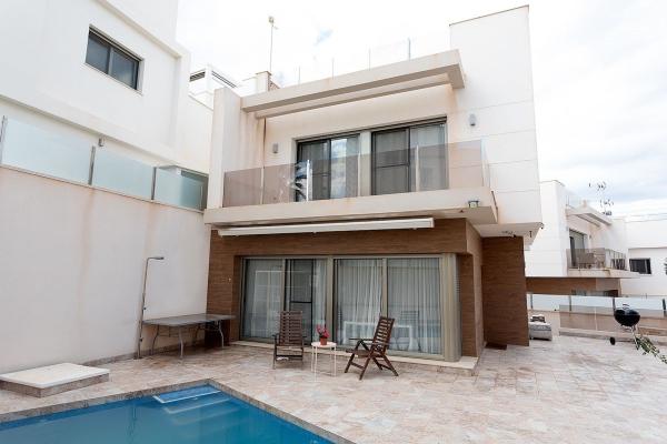 Casa o chalet independiente en Calle Duero, 12 -24, Villamartín, Orihuela photo 1