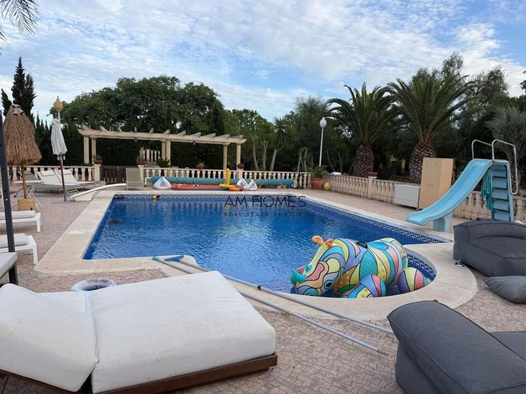 Properties for sale and rent in Spain photo 5
