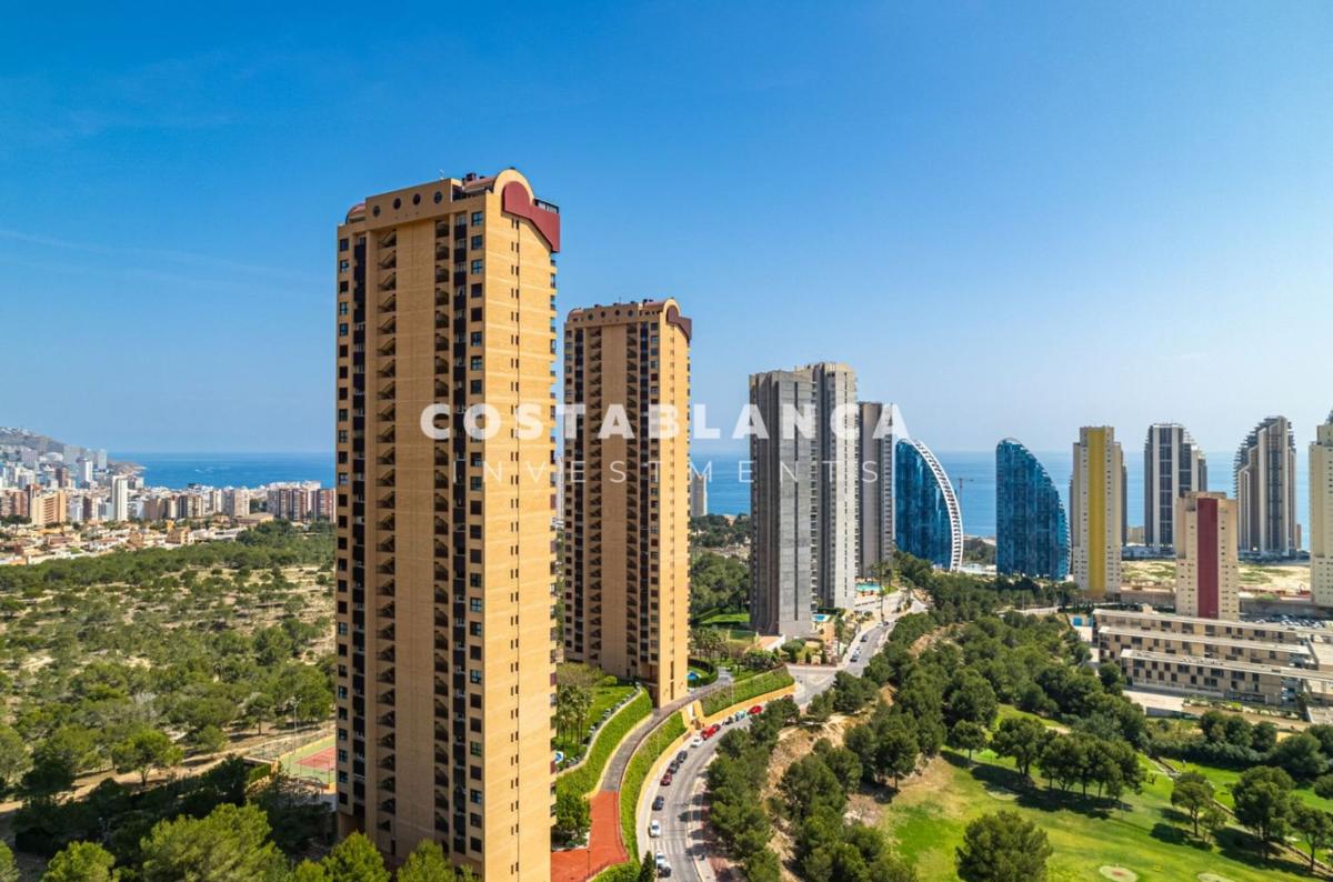 Venta de piso en Piso en Calle Presidente Adolfo Suárez, Pueblo Poniente, Benidorm, Benidorm
photo 2