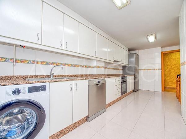 Продажа квартиры на Piso en Calle Ceramica, Altozano, Alicante / Alacant, Аликанте / Алакант
 photo 1