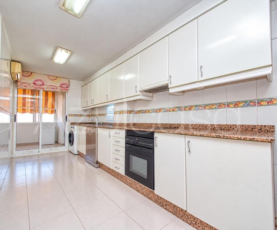 Продажа квартиры на Piso en Calle Ceramica, Altozano, Alicante / Alacant, Аликанте / Алакант
 photo 2