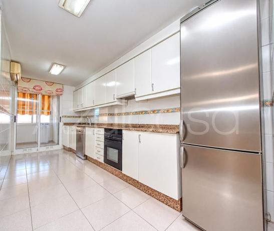 Продажа квартиры на Piso en Calle Ceramica, Altozano, Alicante / Alacant, Аликанте / Алакант
 photo 3