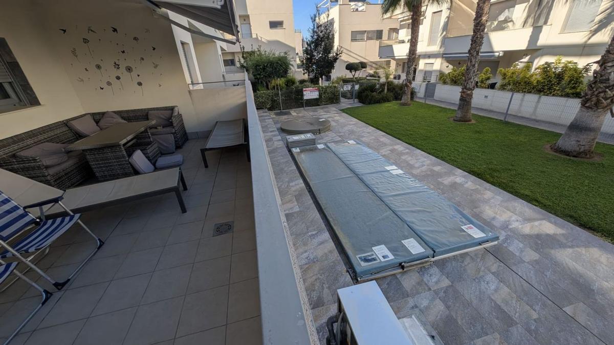 Sprzedaż mieszkania w Piso en Calle Nicolás Copérnico, La Veleta, Torrevieja, Torrevieja
 photo 3