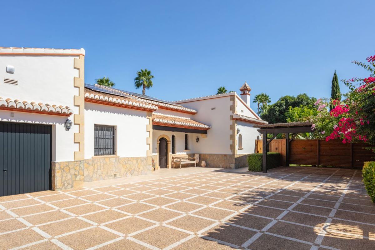 Properties for sale and rent in Spain photo 4