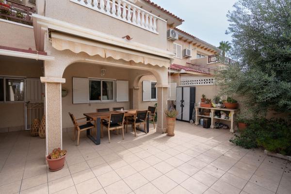 Venta de piso en Piso en Calle Pino de Canadá, Zeniamar, Orihuela, Orihuela
thumbnail 2