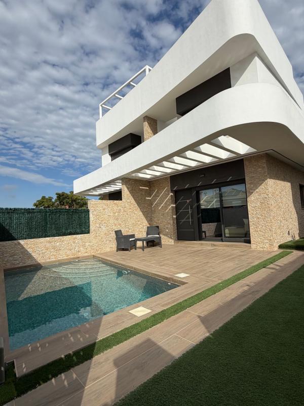 Properties for sale and rent in Spain photo 4