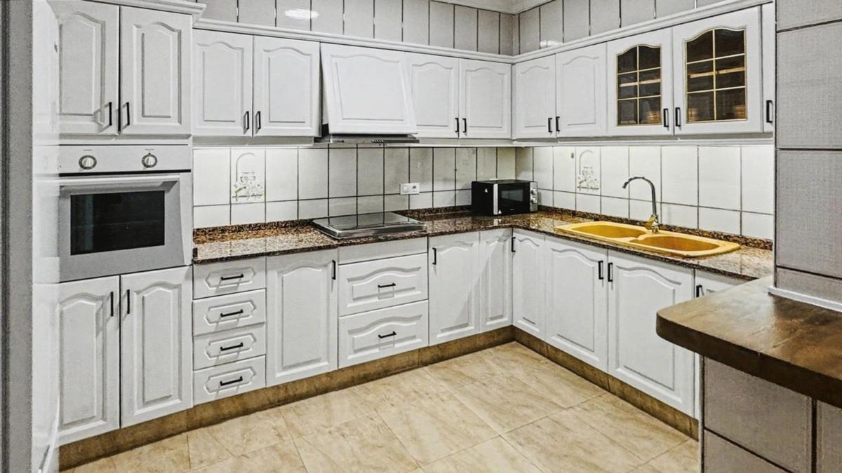 Sprzedaż niezależnego domku jednorodzinnego w Casa o chalet en Centro Urbano, Denia, Dénia photo 3