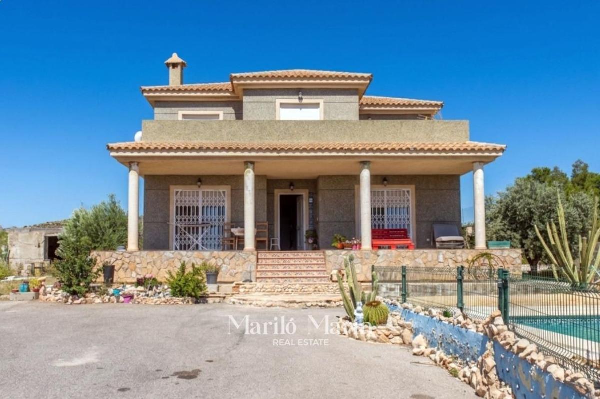 Propiedades en venta y alquiler en España photo 1