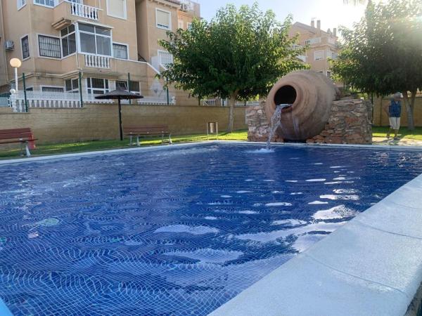 Chalet adosado en Calle Perseo, Aguas Nuevas, Torrevieja photo 1