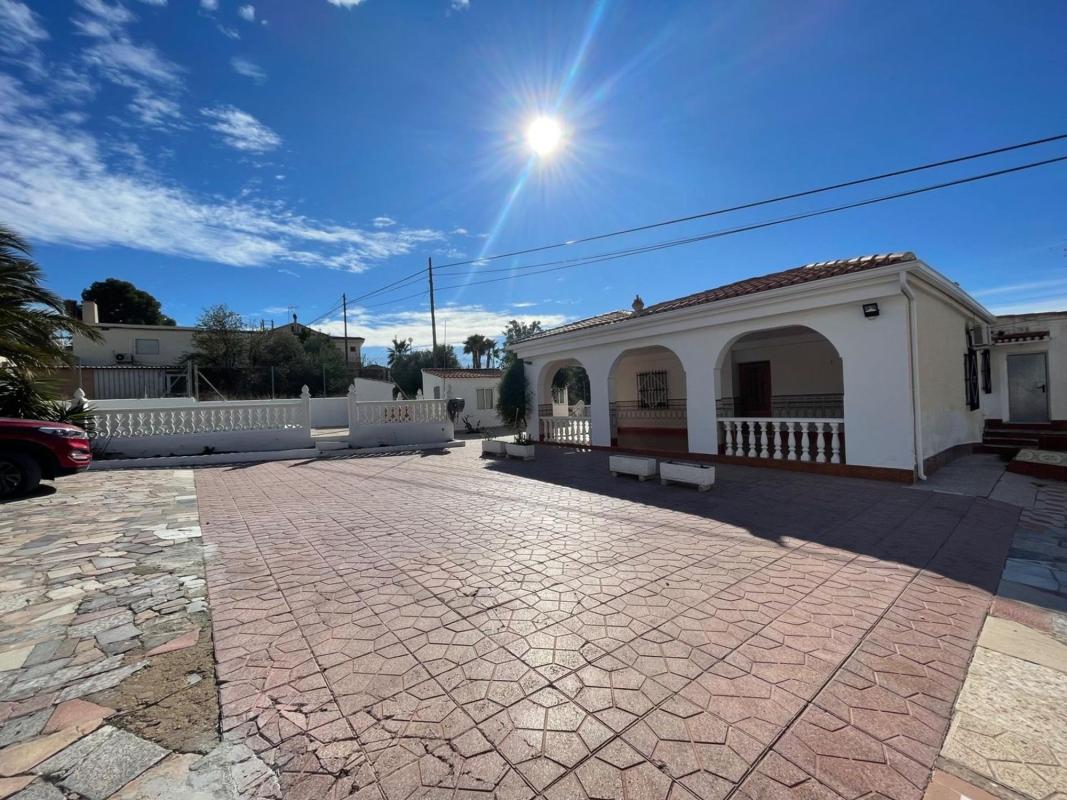 Properties for sale and rent in Spain photo 2