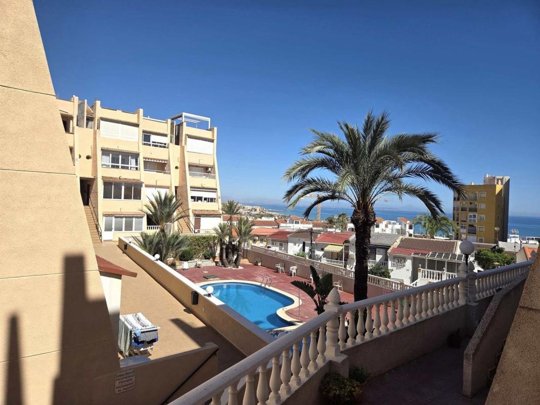 Sale of apartment in Piso en Carretera del Torrejón, 8, Cabo Cervera, Torrevieja, Torrevieja
photo 2