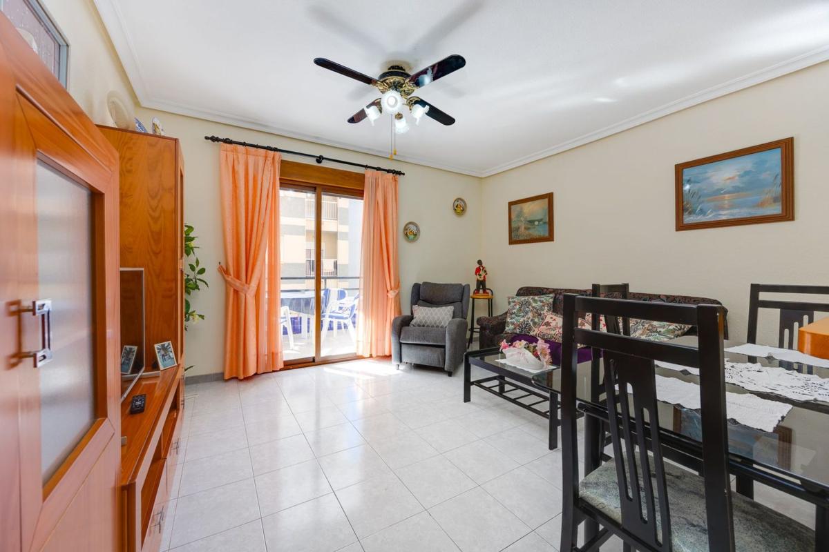 Продажа квартиры на Piso en Calle los Gases, 24, Avenida Habaneras - Curva de Palangre, Torrevieja, Торревьеха
photo 4