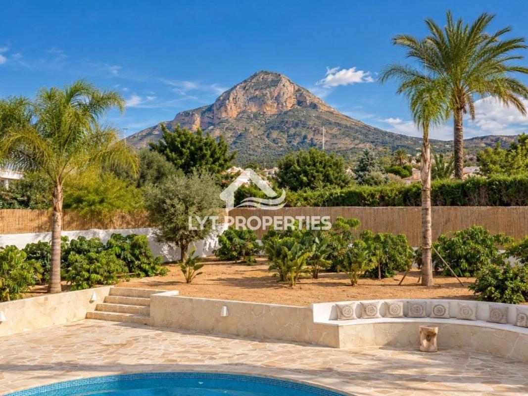 Properties for sale and rent in Spain photo 5