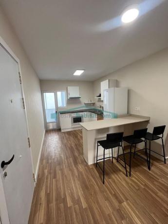 Продажа квартиры на Piso en Centro - Zona Alta, Alcoy / Alcoi, Алкой
thumbnail 2